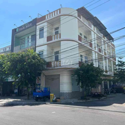 Nhà 2 MT Chiến Thắng