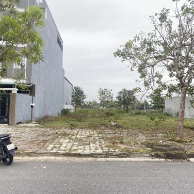 Lô đất Ngang 10m Trục đường 34m ngay trường ĐH FPT