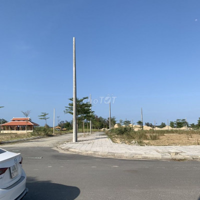 Đất biển canh Cocobay, sân golf quốc tế Đà Nẵng.