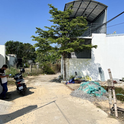 Đất bê tông 4m Điện Ngọc , giá rẻ , sổ đỏ trao tay