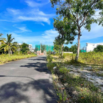 Bán đất sát bên fpt 165m2