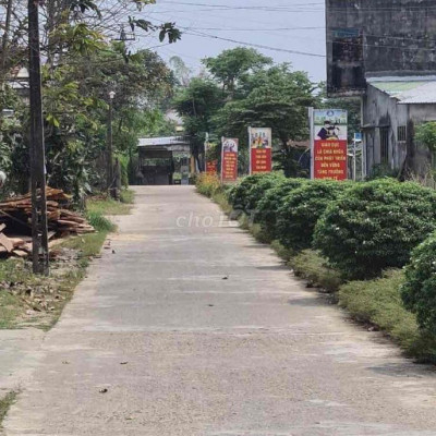 gần trục chính đường nhựa đường oto vào 3m5