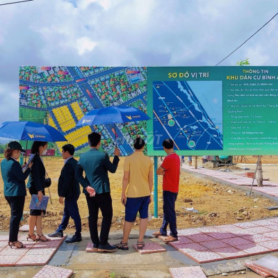 Bán Lô Góc 138m2-Sát QL1A-T.T Hà Lam-1TỶ350-Sẵn Sổ