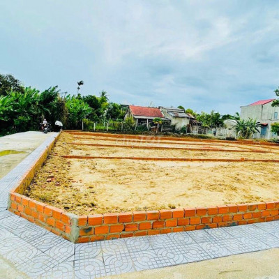 BÁN NHANH LÔ 150m2 GIÁP CHỢ PHONG THỬ/SẴN SỔ