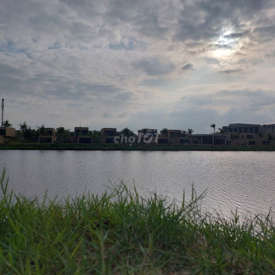 Vài lô ngoại giao mặt tiền sôg Cổ Cò chỉ 1,69ty/lo