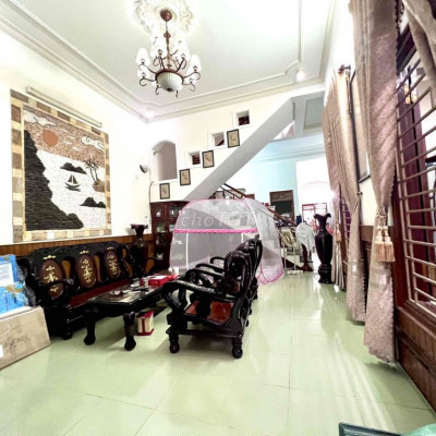 cho thuê nhà đẹp mới. phù hợp kinh doanh, buôn bán