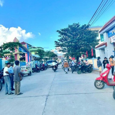 Đất giá rẻ chỉ 3xx/lô gần 200m2 gần QL1A