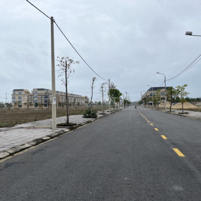 Đất biển KĐT Ngọc Dương đường 7m5 trục thông