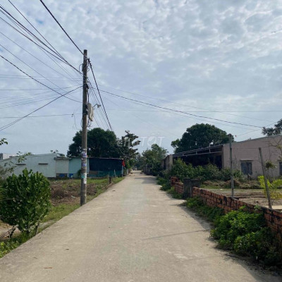 Lô bê tông đường thoáng ô tô sau lưng cocobay