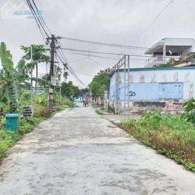 Ngay chợ Hà mật Điện Phong (10×30) đường 5m