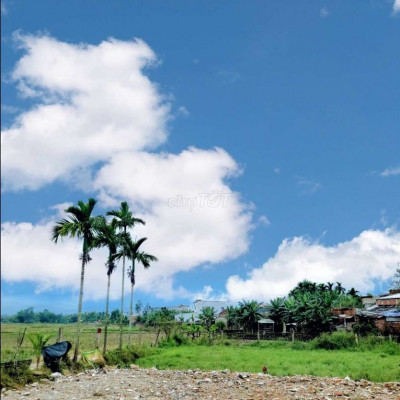 3 lô liền kề có bãi đậu xe oto đườg 5m thông Đt605