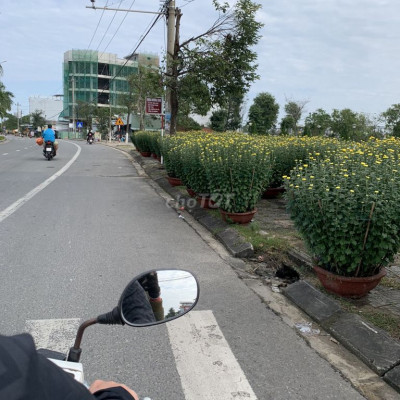 Bán lô đất mặt tiền đường Nguyễn Sinh Sắc