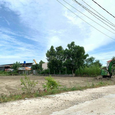 2 lô liền kề nở hậu 8m thôn Xuân Diệm đường oto