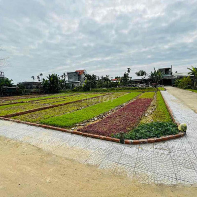 10 lô đất trung tâm thị trấn gần chợ trường học