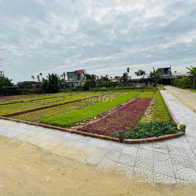 Lô Góc Ái Nghĩa-Đẹp Trung tâm Gần chợ.Trường cấp 3