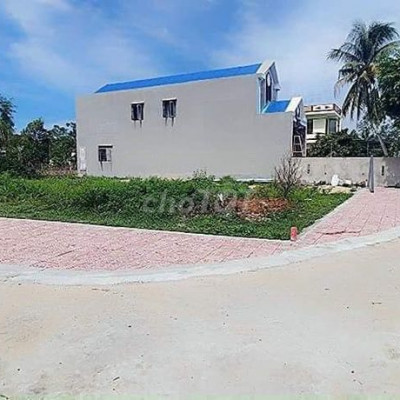 Bán đất sổ hồng rõ ràng, giáp ranh với đà nẵng.