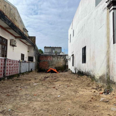 chủ cần bán nhanh 100m bến trễ .