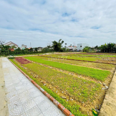 Bán Đất Tặng 3ChỉVàng 150m2 950Tr TrungTâm ThịTrấn
