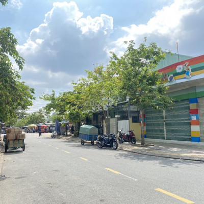 Đất nền mặt chợ mới Đông Phú đường 10m5, TT 50%