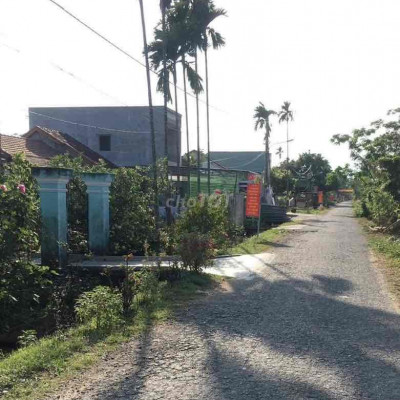 từ ngã ba cây xăng bồ bồ vào đến đất tầm 500m