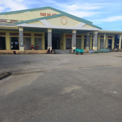 Mặt tiền khu phố chợ Bà Rén