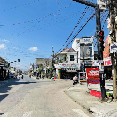 Đất ở đô thị sau dãy mặt tiền tt Ái Nghĩa 900tr/Lô