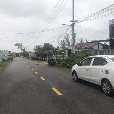 chính chủ bán nhà mặt tiền đường thanh niên-bình m