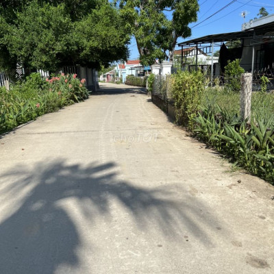 kề góc nở hậu 9m,sẵn sổ gần chợ Lệ Trạch đường 4m