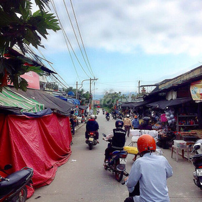 Lô sát chợ Lạc Thành/ Ngang 5m/ Sẵn sổ