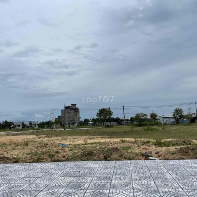 Lô đường 27m gần chợ Điện Ngọc siêu đẹp