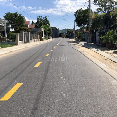 Bán gấp đất mặt tiền đường 10m5 cạnh chợ giá 850tr