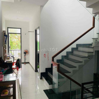 Bán Nhà Mặt Tiền Văn Tiến Dũng Giá sập hầm