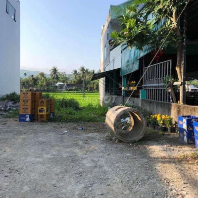 Mặt bằng kinh doanh đối diện Trạm ý tế xã quế châu