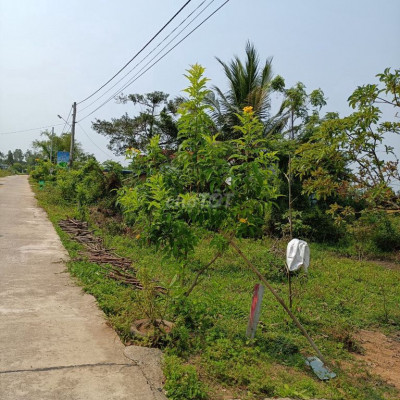 cần tiền bán gấp lô mặt tiền DH liên xã ( 8M )