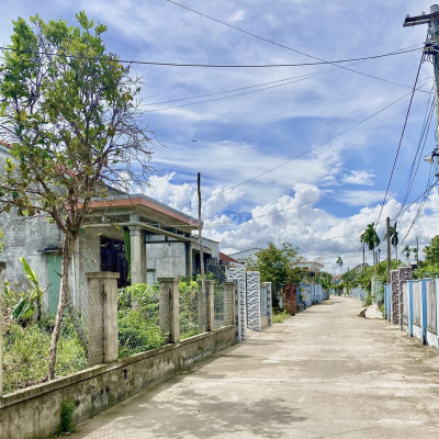 Bán gấp 210m2 gần chợ gần trường chỉ 800tr