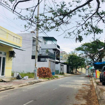 Lô đất chợ Điện Ngọc đối diện công viên