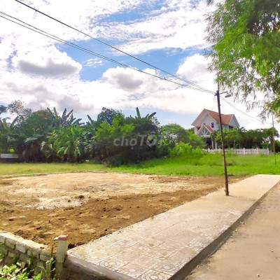 TÔI Cần bán vài lô liền kề 5x22, gần Chợ UbND