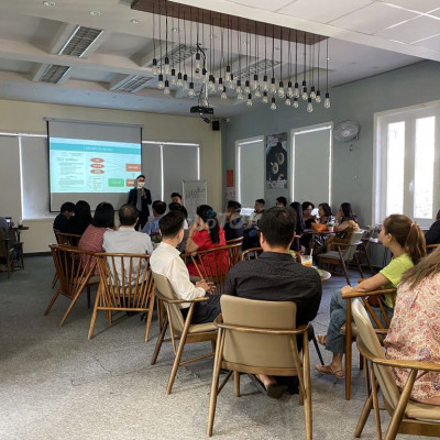 CC bán khu Royal ,sổ đỏ sẵn giá 18tr/m2 ngay chợ