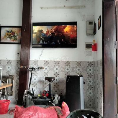 Cần tiền nên bán nhà mặt phố.