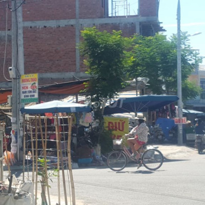 Bán đất cách chợ 50m,giá vỡ nợ chỉ từ 1ty4