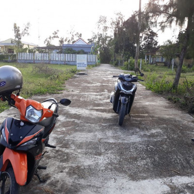 Chủ nợ bank bán lổ đất bê tông Điện Ngọc vuông