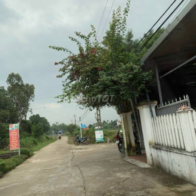 Bán 300 m2 đất ở Hoàn toàn