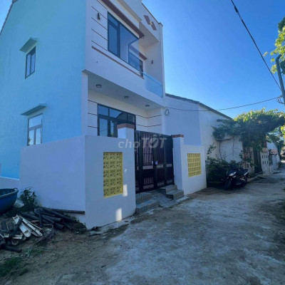 Vừa đất vừa nhà mà có 2ty3 diện tích 109m2 2 tầng