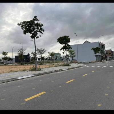 Bán gấp lô đất đối diện Vĩnh Đức, sau Siêu thị Go