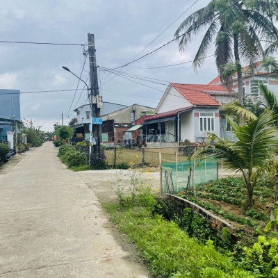 Bán lô đất đẹp trục chính sát Hòa Tiến