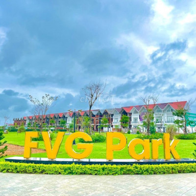 Đẩy cặp Biệt thự 300m2 (Ng 12m) Đông Nam ra Vịnh