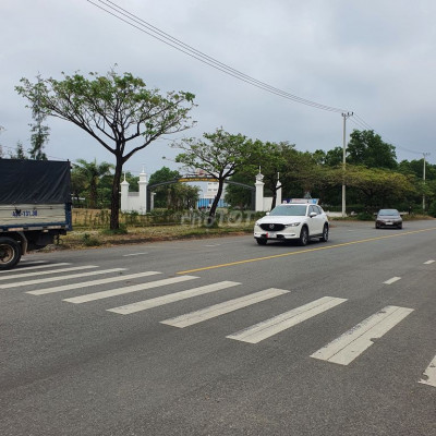 Lô đất bên cạnh trường đại học phan châu trinh