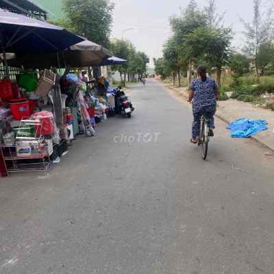 Chợ thanh quýt-Dt 161m2-Giá 2,05 tỷ-sát chợ-sổ đỏ