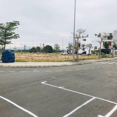 Đất nền 100m2 đẹp đối diện siêu thị Go, BV đa khoa