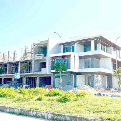 Bán Shophouse 3 tầngnằm trên trục đường Quốc lộ 1A